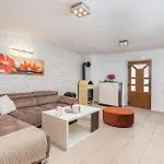 Holiday home Lovely In Svkirin With Sauna Jursici